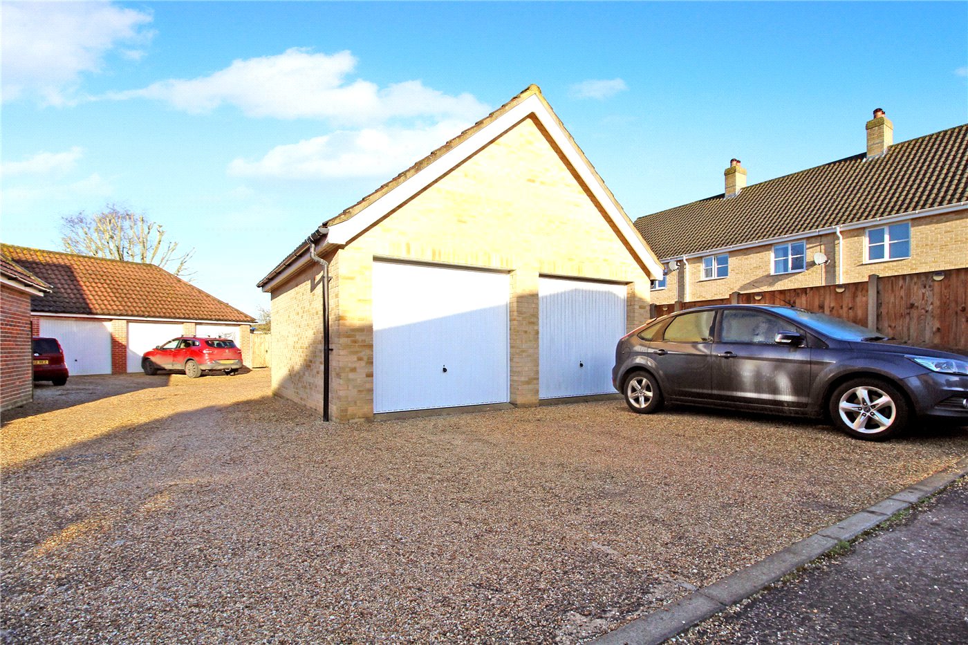 Garage & Parking